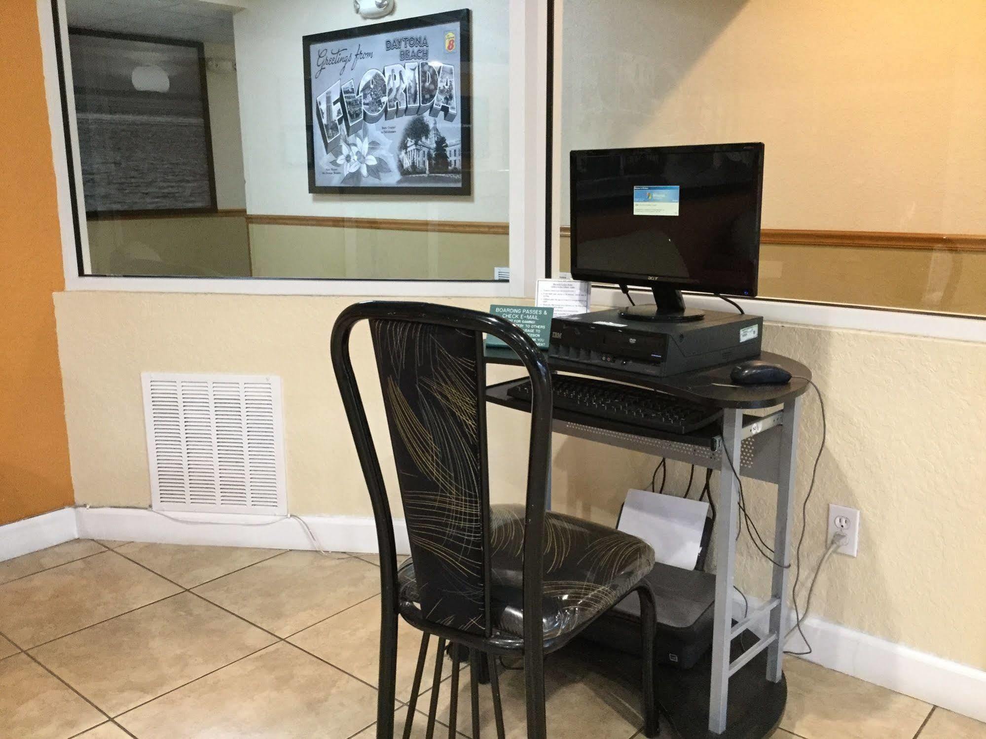 Super 8 By Wyndham Daytona Beach Exterior foto